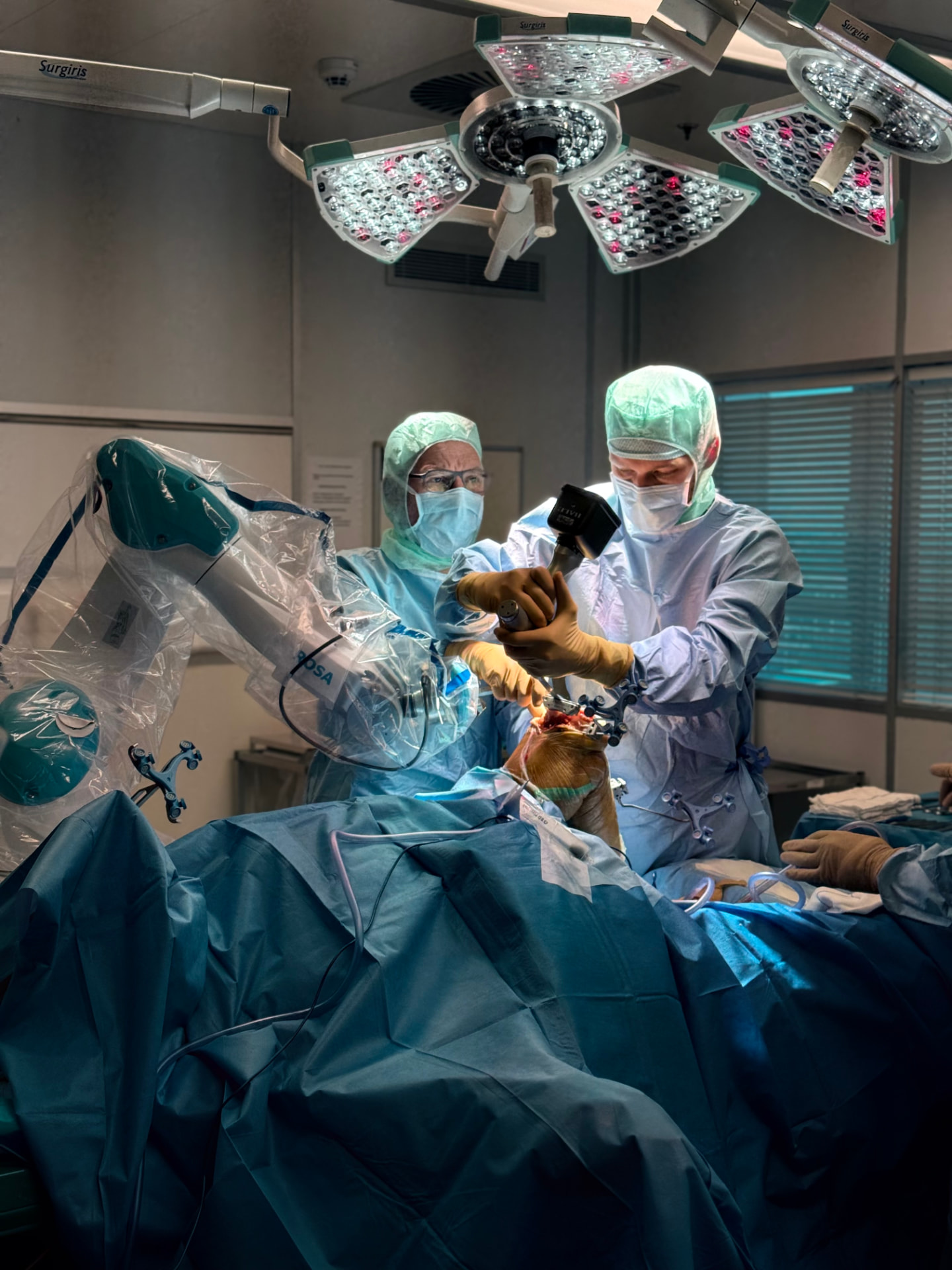 Orthopedische ingreep in de operatiekamer